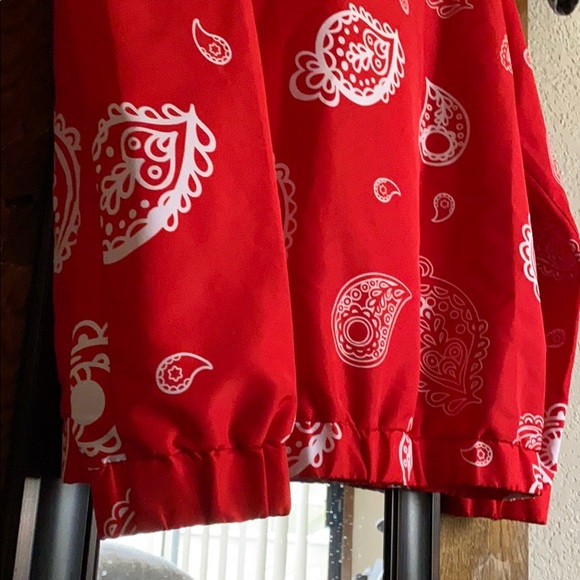 Crew neck wind breaker - Picture 5 of 7